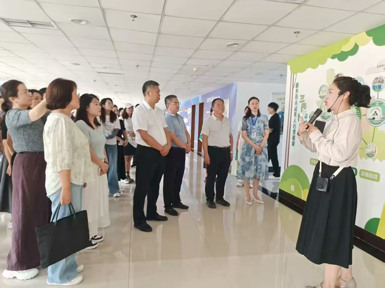 汇聚“新”力量 护航成长路 ——全省未成年人心健康辅导工作会议在新乡举行 中心工作获高度评价